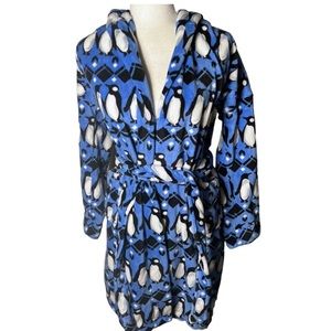 Vera Bradley blue penguin fleece robe